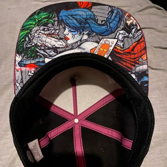 DC joker and Harley Quinn hat - Picture 4 of 5